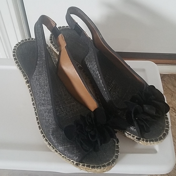 Sandals - Picture 1 of 5